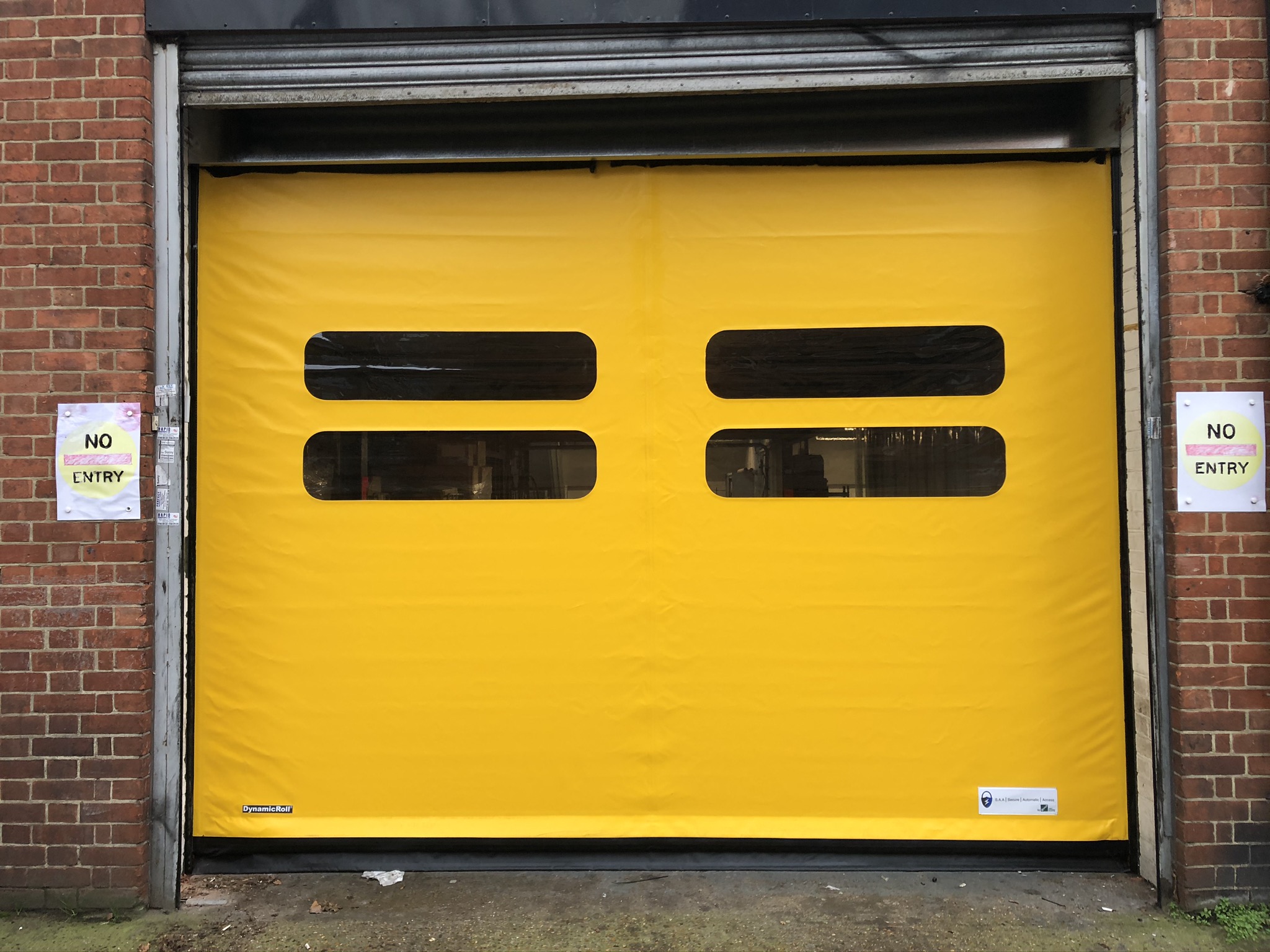 yellow shutter